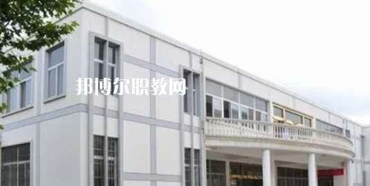 江蘇省金湖中等專業(yè)學(xué)校地址在哪里，哪個(gè)地區(qū)，哪個(gè)城市?