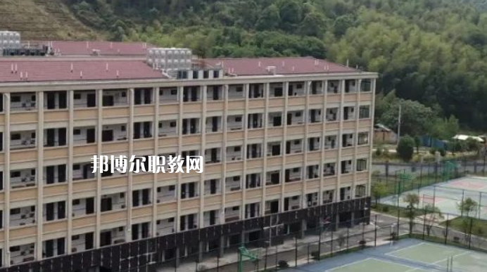 2023杭州市富陽區(qū)職業(yè)高級中學(xué)多少錢 杭州市富陽區(qū)職業(yè)高級中學(xué)各專業(yè)學(xué)費收費標(biāo)準(zhǔn)