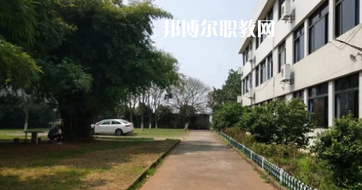 蘭溪市第六中學(xué)地址在哪里，哪個(gè)地區(qū)，哪個(gè)城市?