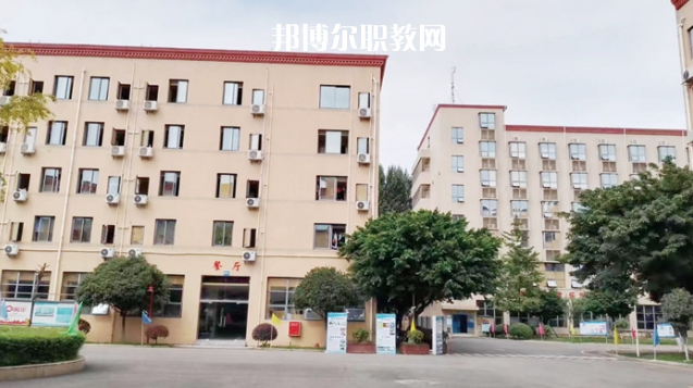 四川科華高級技工學(xué)校醫(yī)藥衛(wèi)生類對口高考班地址在哪里，哪個地區(qū)，哪個城市?
