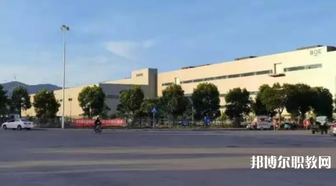 西安智能工業(yè)技工學(xué)校地址，乘車路線