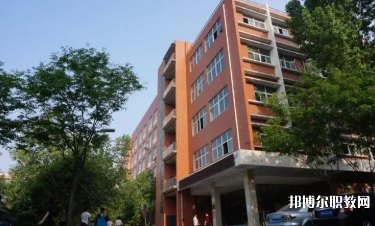 2023河南省財經(jīng)學(xué)校多少錢 河南省財經(jīng)學(xué)校各專業(yè)學(xué)費收費標準