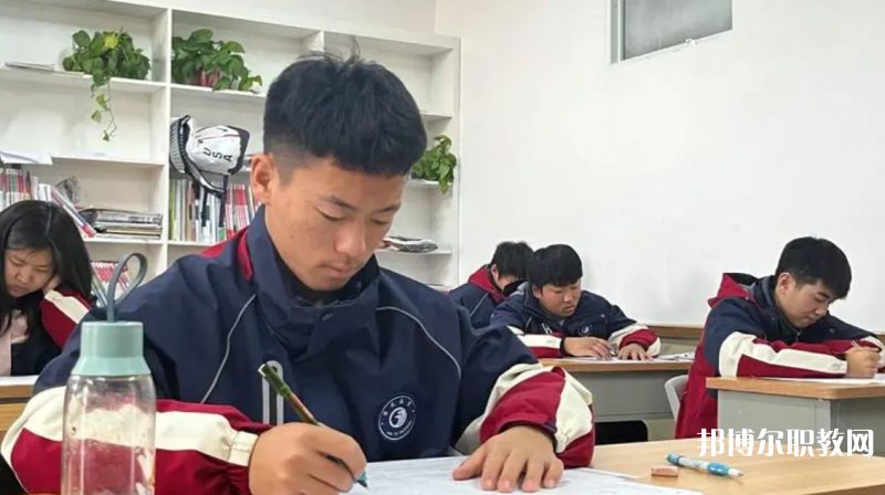 2023鄭州創(chuàng)新科技中等專業(yè)學(xué)校招生計(jì)劃 招生人數(shù)是多少(附要求、條件、對(duì)象)