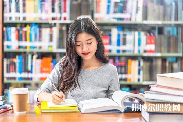 湖北哪里的中專學校能讀金融事務專業(yè)專業(yè)