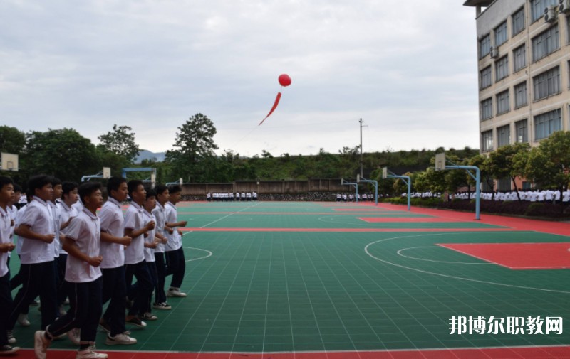 2024靈川縣職業(yè)中等專業(yè)學(xué)校招生計(jì)劃 招生人數(shù)是多少(附要求、條件、對(duì)象)