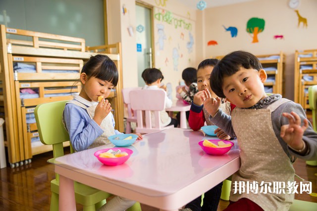 廣西哪里的職業(yè)學校能讀現(xiàn)代商務專業(yè)