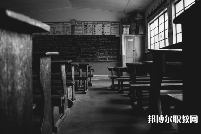 廣西哪里的中職學(xué)校能讀冷作板金技術(shù)專(zhuān)業(yè)