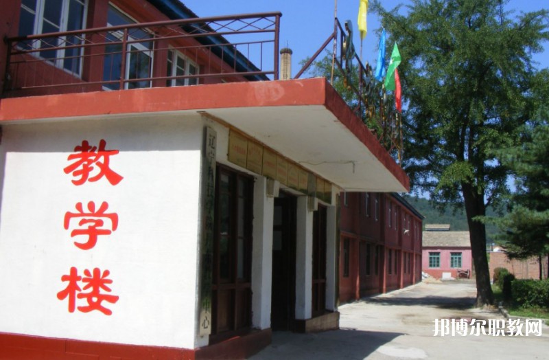 2024丹東市圣林中等職業(yè)技術(shù)專業(yè)學(xué)校招生計(jì)劃 招生人數(shù)是多少(附要求、條件、對(duì)象)