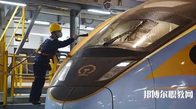 甘肅2025年鐵路學(xué)校都有什么專業(yè)適合男生