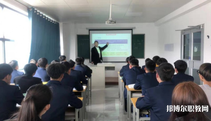 甘肅2025年鐵路學(xué)校開(kāi)設(shè)有哪些課程