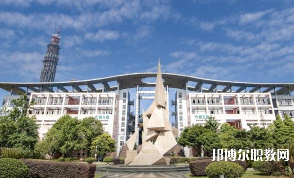 2025成都公辦技工學(xué)校最新排名前三名單
