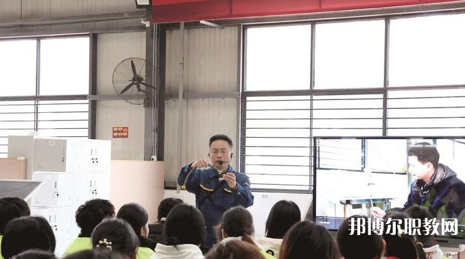 湖北2025年讀鐵路學(xué)校需要什么條件
