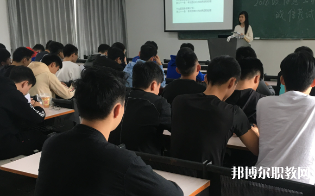 2025浙江中專(zhuān)學(xué)校最新排名前三名單