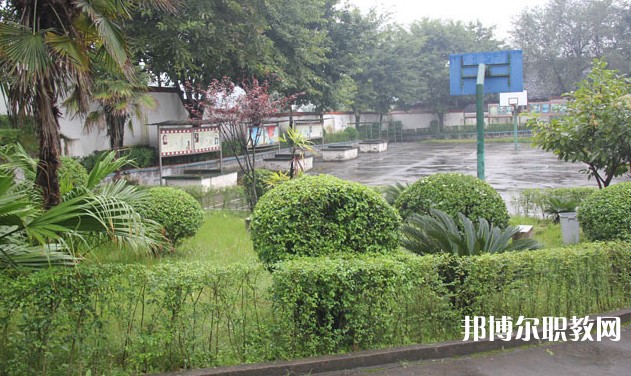 自貢2025年初中生能讀什么鐵路學校