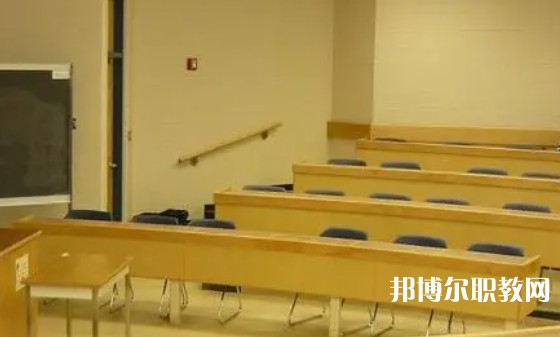 成都2025年鐵路學(xué)校多少錢
